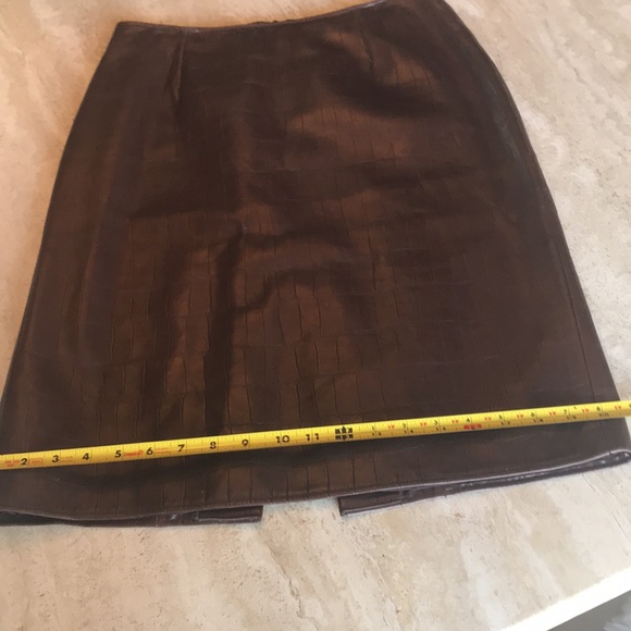 Elements by vakko Leather pressed croc, skirt - Picture 11 of 14